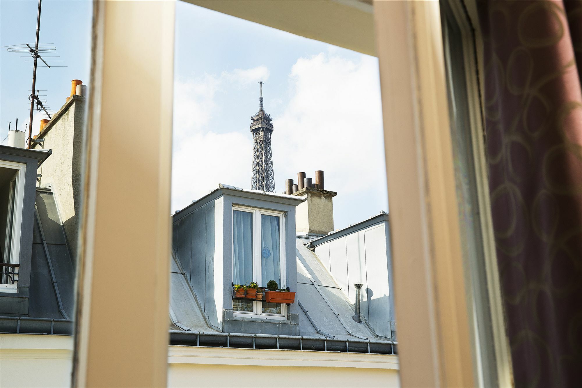 Hotel De La Tour Eiffel Париж Экстерьер фото